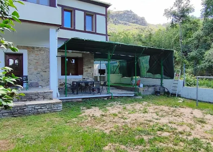 Doctors' House * Mikros Prinos