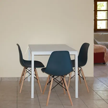 Doctors' House Mikros Prinos