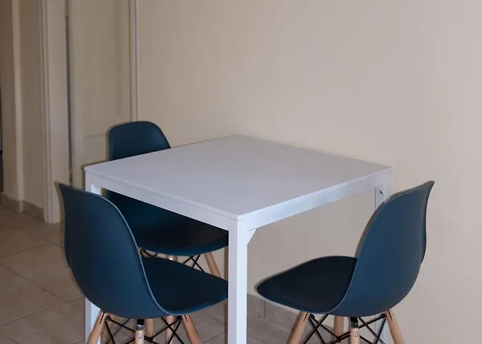 Doctors' House * Mikros Prinos